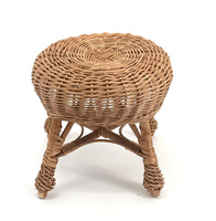 Wiklinowy taborecik mały