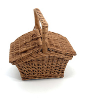 Mały koszyk piknikowy